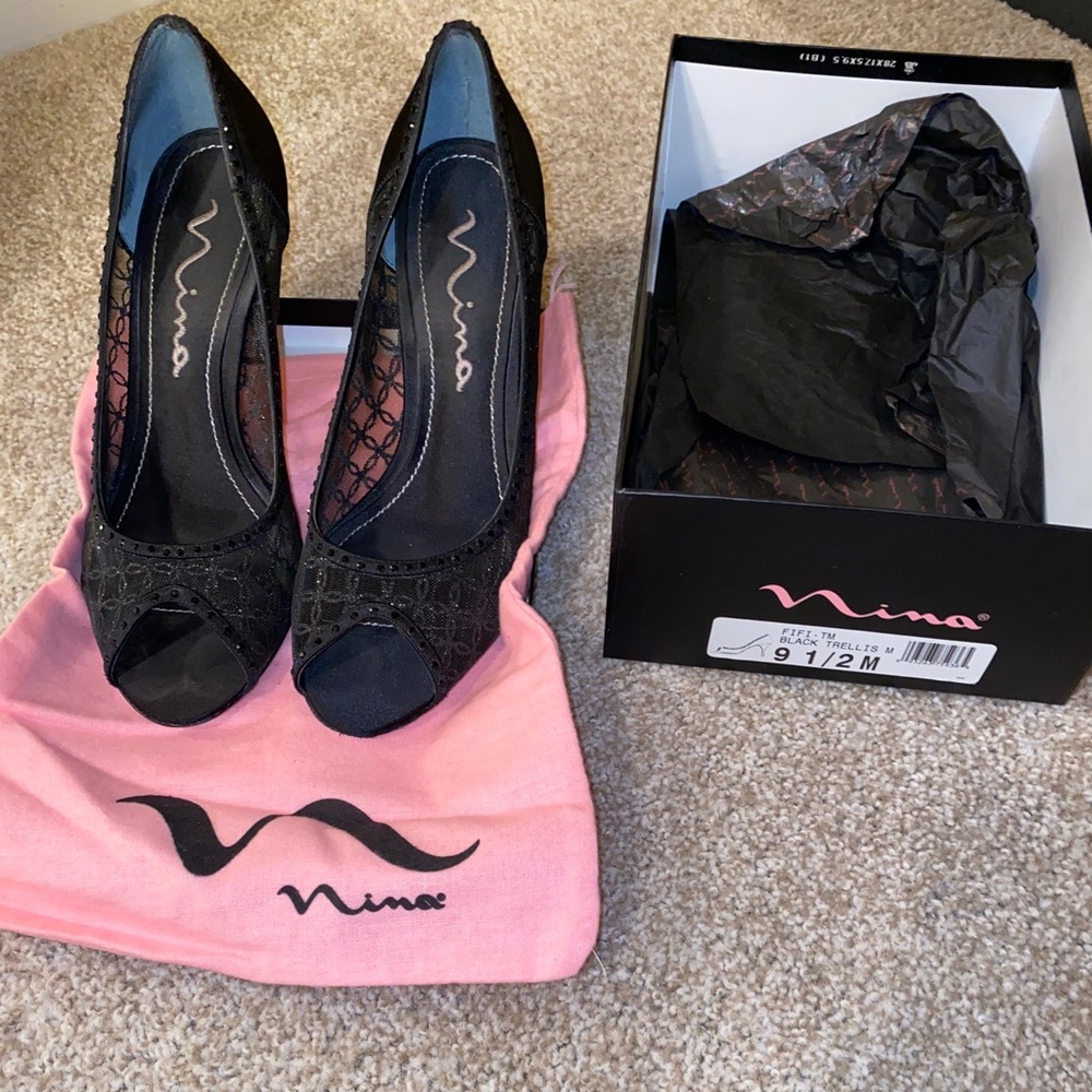 Nina Fifi black mesh peep toe heels size 9.5.